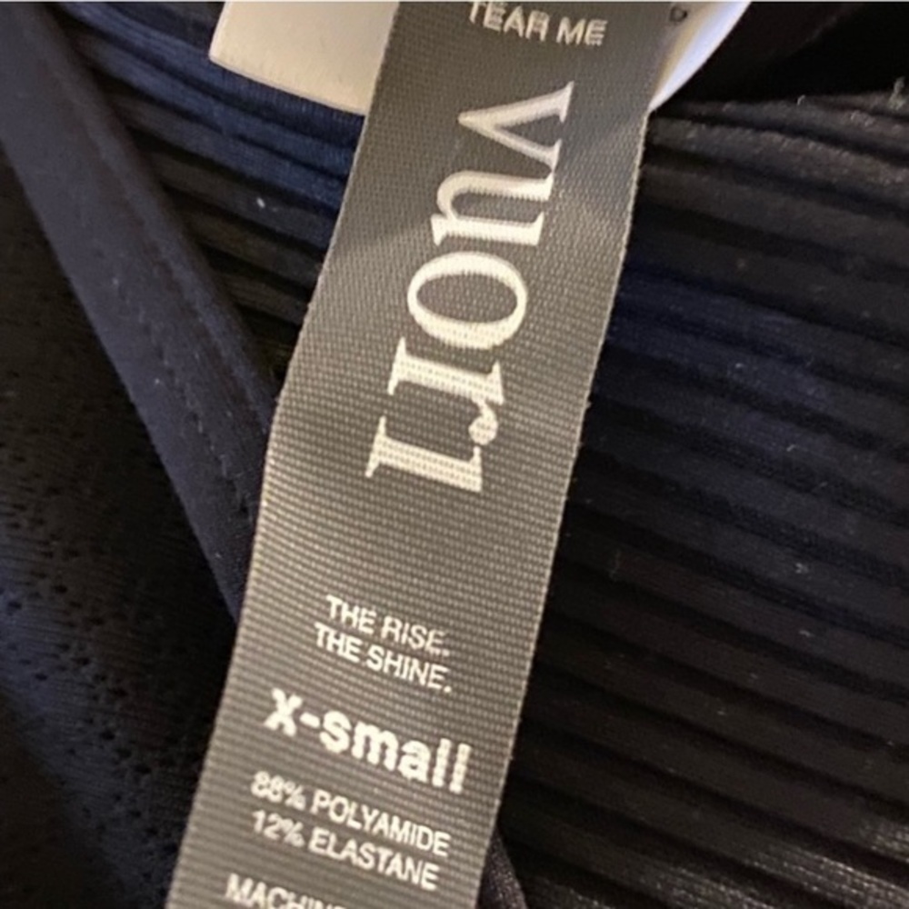 VUORI Rib Crop Tank in Black Size XS - Picture 7 of 7